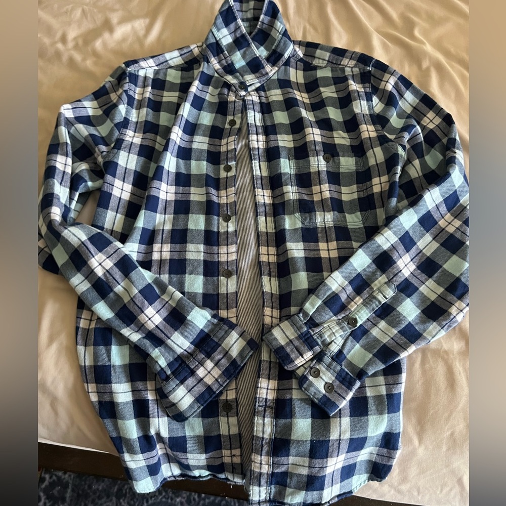Express light flannel button down. New w/o tags. Mens M